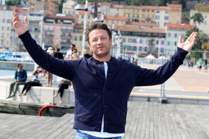 Jamie Oliver: Με ποιες αλλαγές στη διατροφή του έχασε 12 κιλά;