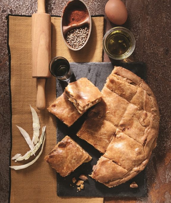 me lahano & horiatiko loukaniko