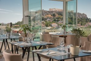 Athens View Balcon: Φαγητό και κοκτέιλ με μοναδική θέα, στο ξενοδοχείο Elia Ermou