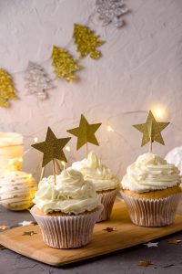 Εύκολα γιορτινά cupcakes με σαμπάνια