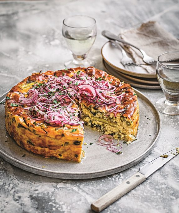 fouskwth omeleta me sparaggia kai patates