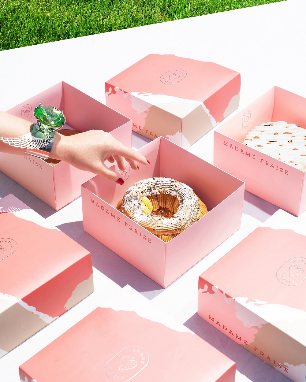 madame fraise anoigma