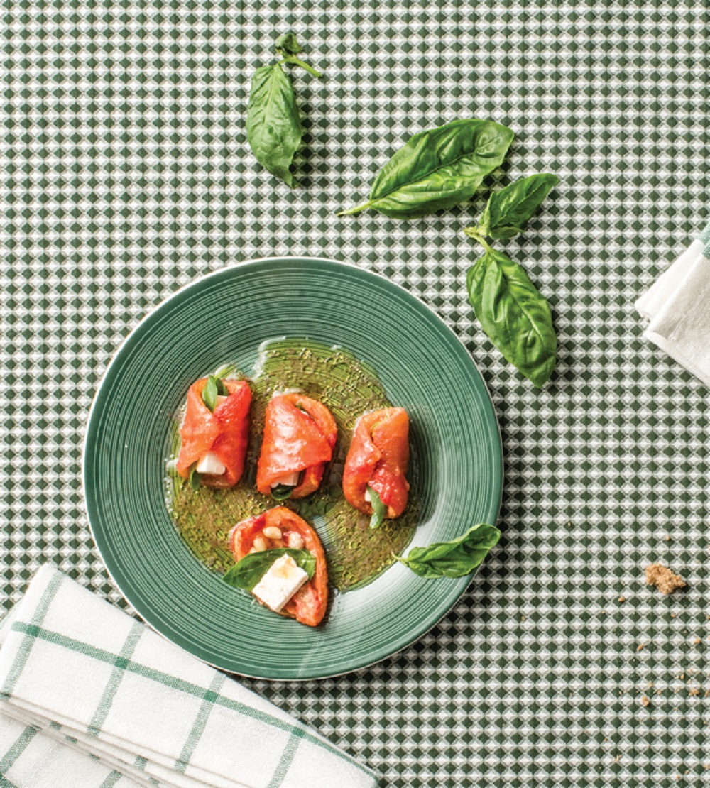 Rolakia_Ntomatas_Anoigma