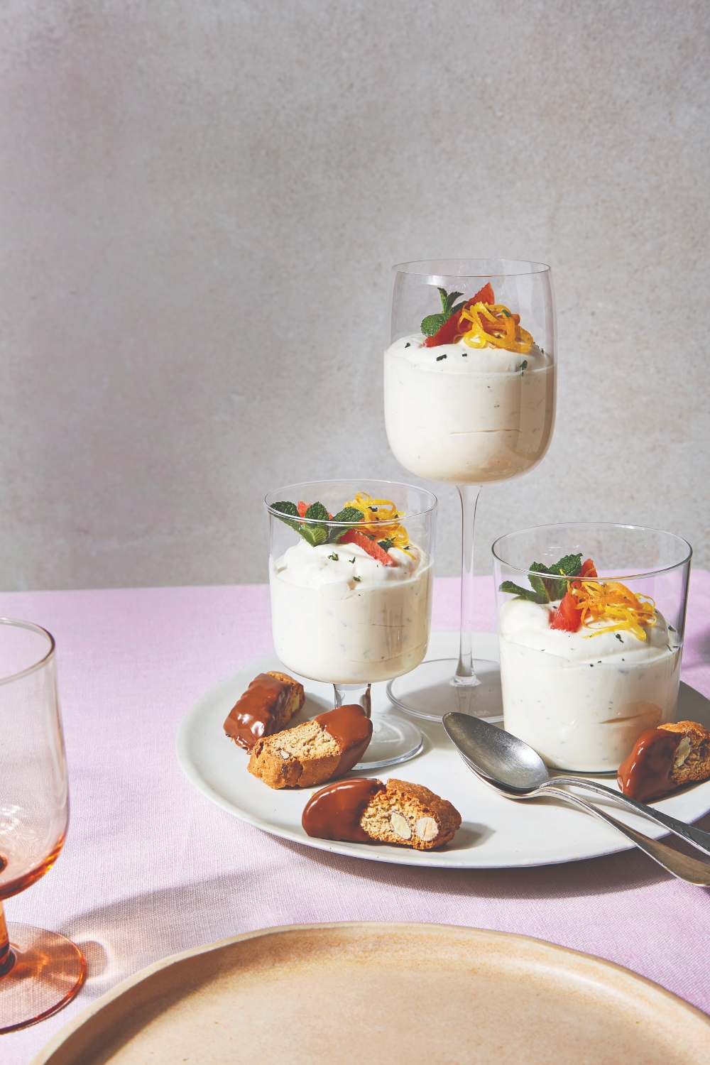 mous-giaourtiou-lemoni