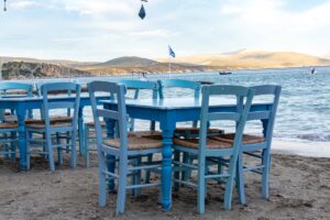 Ταξίδι στο Τολό: Γκόγκες, αγκινάρες, τραχανάς, κάππαρη και καλομαγειρεμένο φαγητό στο τραπέζι