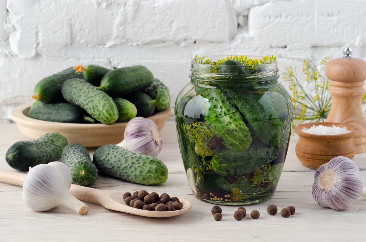 Preparation for pickling cucumbers