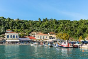 Ταξίδι στην Ηλεία του κρασιού, των γεύσεων, των λιοτριβιών και των εμπειριών