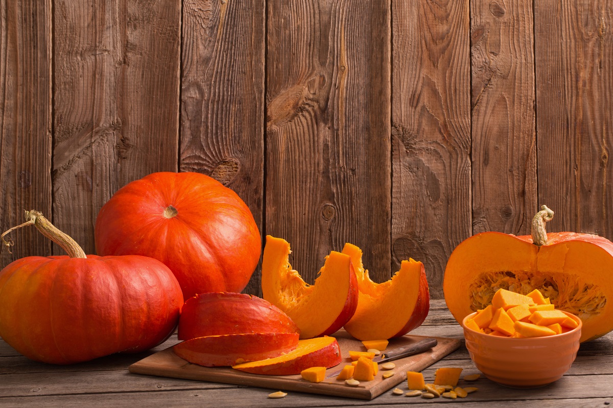 Pumpkins,On,Wooden,Board