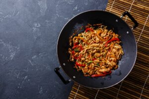 Πώς θα μαγειρέψουμε τα noodles στο σπίτι σαν expert (+συνταγές)