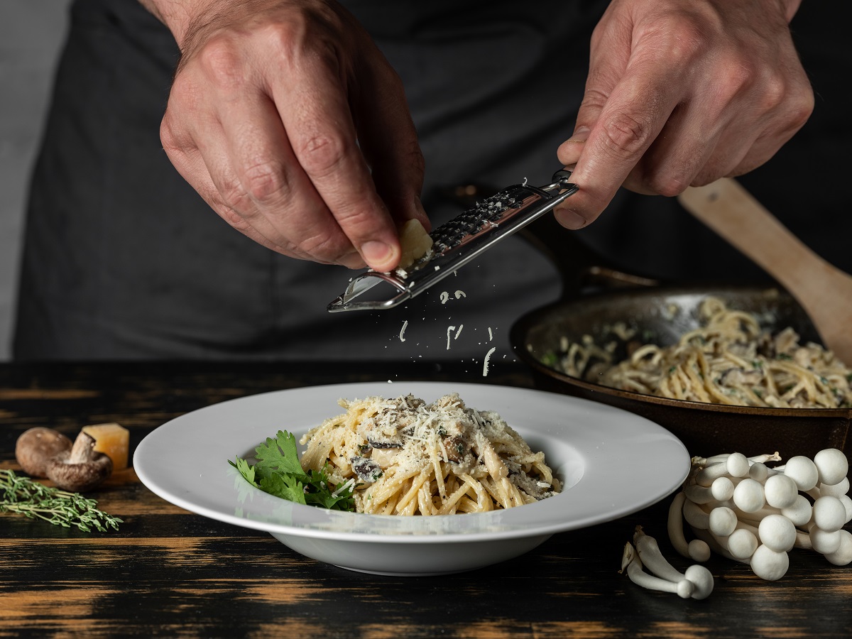 Chef,Hands,Cooking,Italian,Pasta,Carbonara,With,Cheese,Parmesan,And