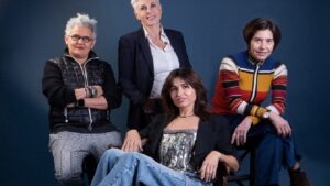 NET_wine ladies_anoigma