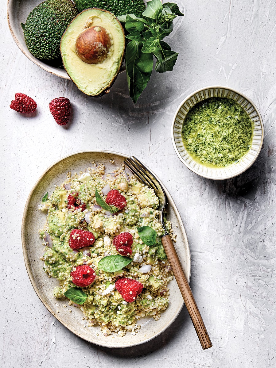 salata_kinoa_avocado_anoigma