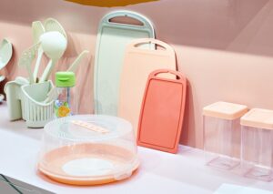 Plastic,Kitchen,Equipment,Cutting,Board,And,Containers