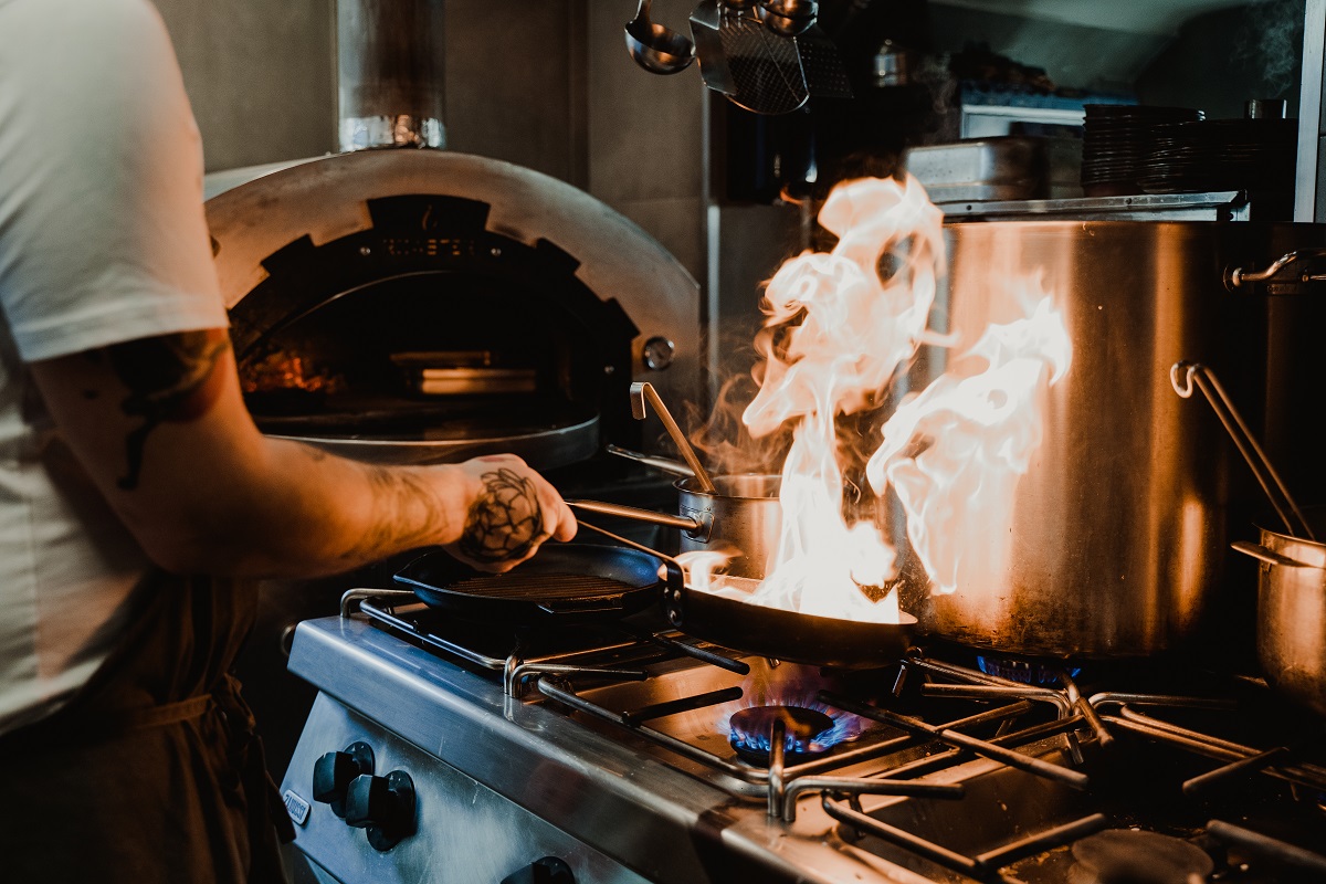 karakatsanis_anoigma