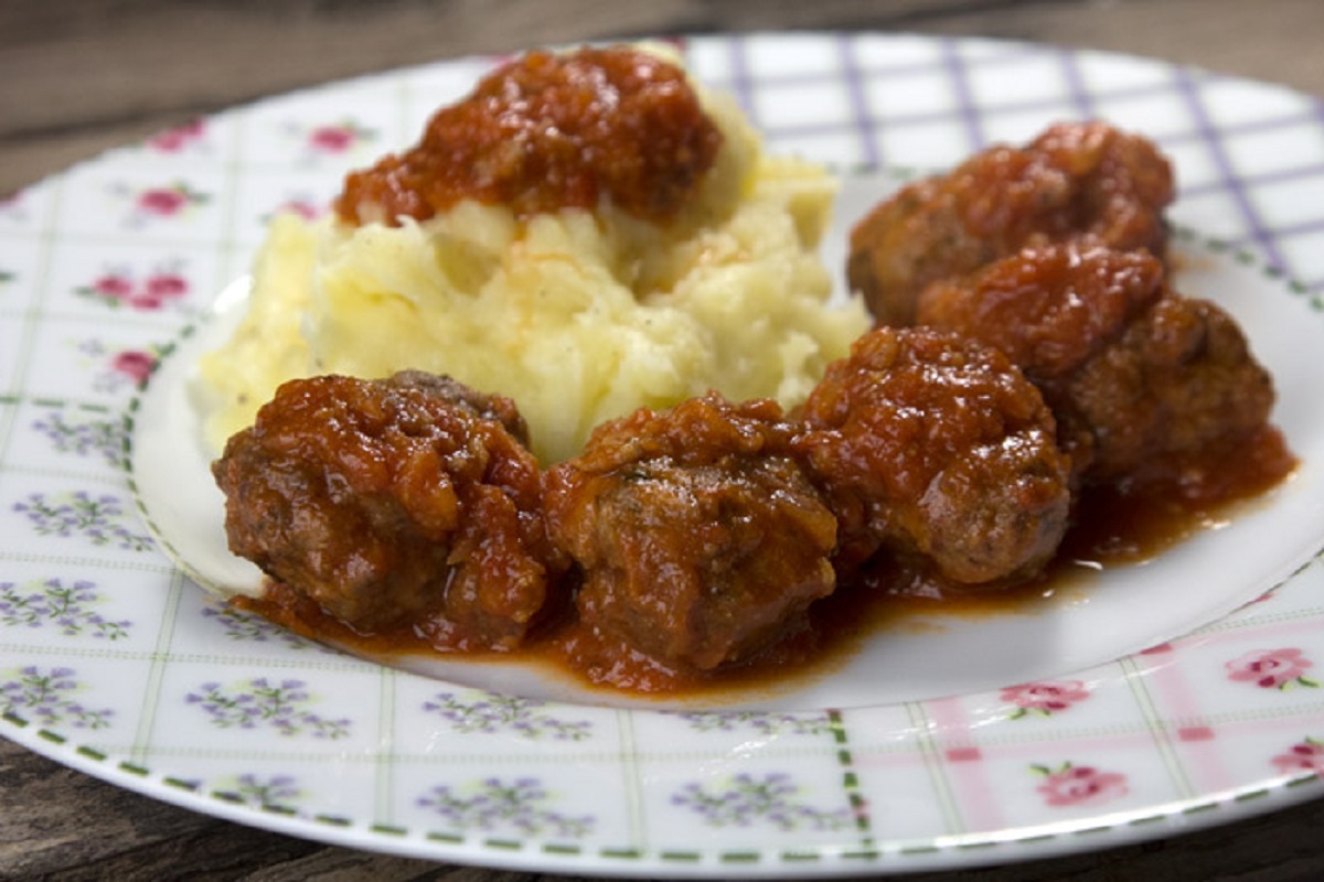 soutzoukakia_anoigma