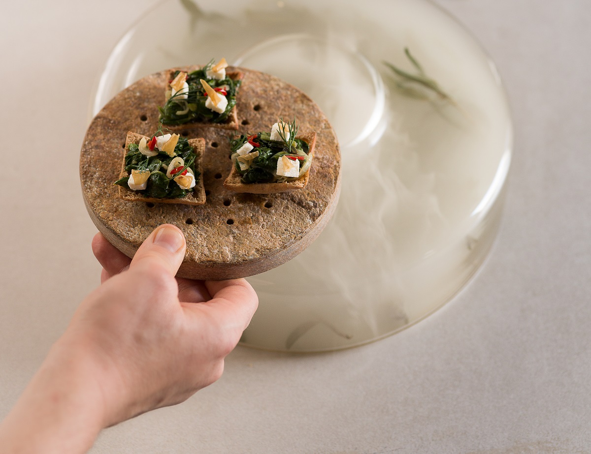 akres restaurant anoigma