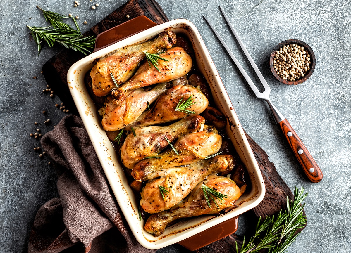 Baked,Chicken,Drumsticks,On,A,Gray,Metal,Background,And,Blank