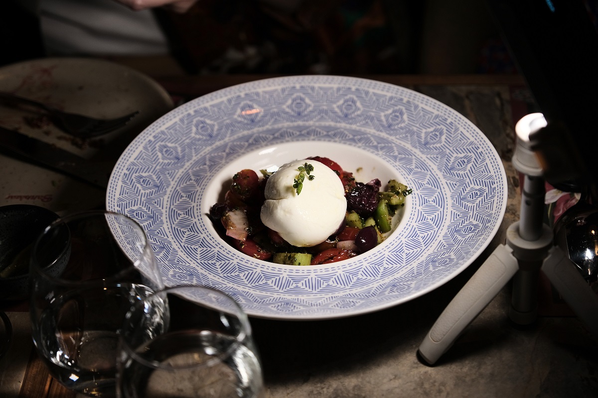 mikroi thisauroi anoigma