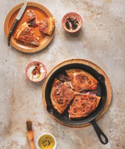 Pastourmadopita_anoigma