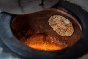 Ο ινδικός φούρνος tandoor, με ιστορία από το 2.600 π.Χ