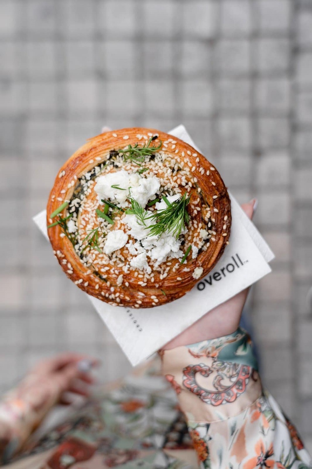 ti ginetai ekei eksw anoigma