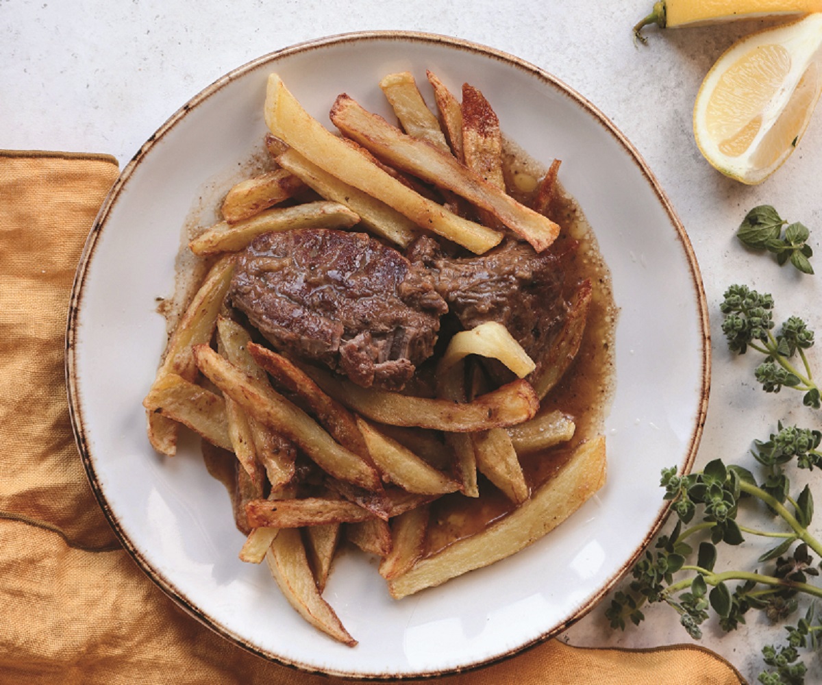 Mosxaraki lemonato me tiganites patates_anoigma