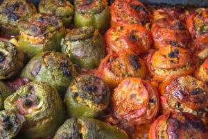 gemistes ntomates piperies_anoigma