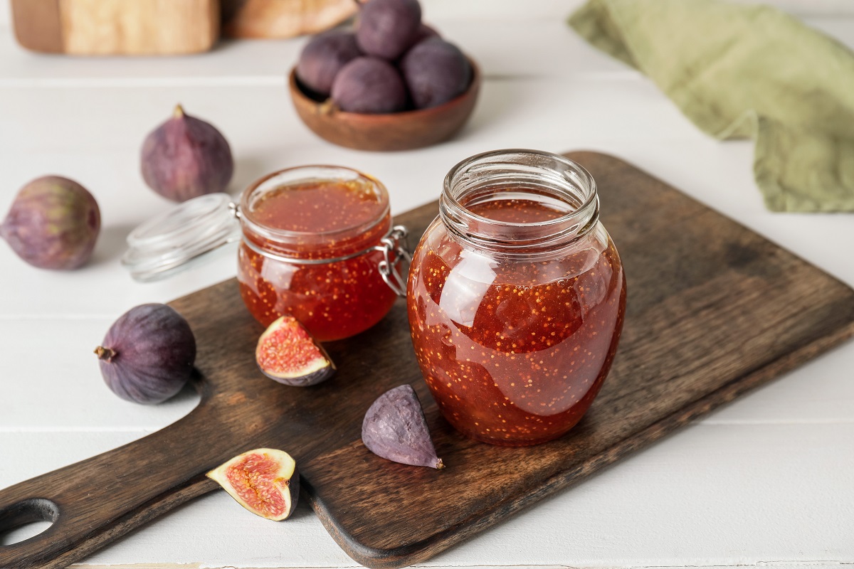 Jars,Of,Sweet,Fig,Jam,On,White,Table