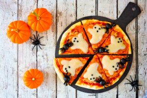 Halloween πίτσα για τα παιδιά: tips για το πιο… τρομακτικά γευστικό αποτέλεσμα
