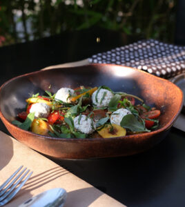 salata_ntomatinia_kolokythosporos_anoigma