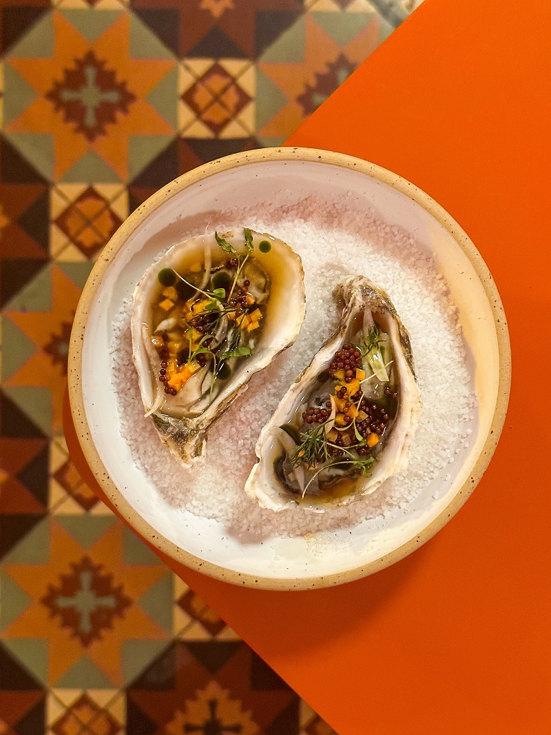 Dear Manouka_piato_anoigma