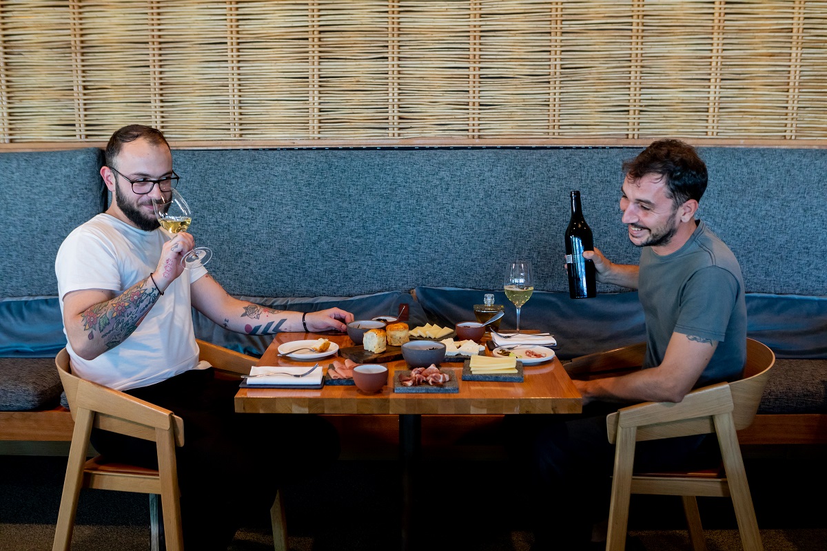 felemegkas_michalis_anoigma