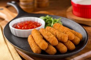 Θεϊκά μπαστουνάκια μοτσαρέλας στο air fryer