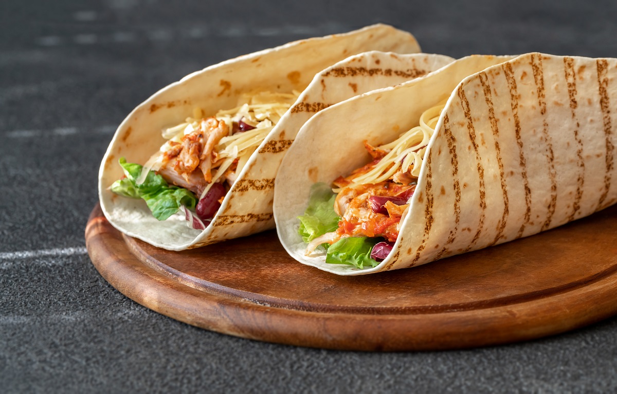 Tacos,-,Traditional,Mexican,Dish,On,Wooden,Board