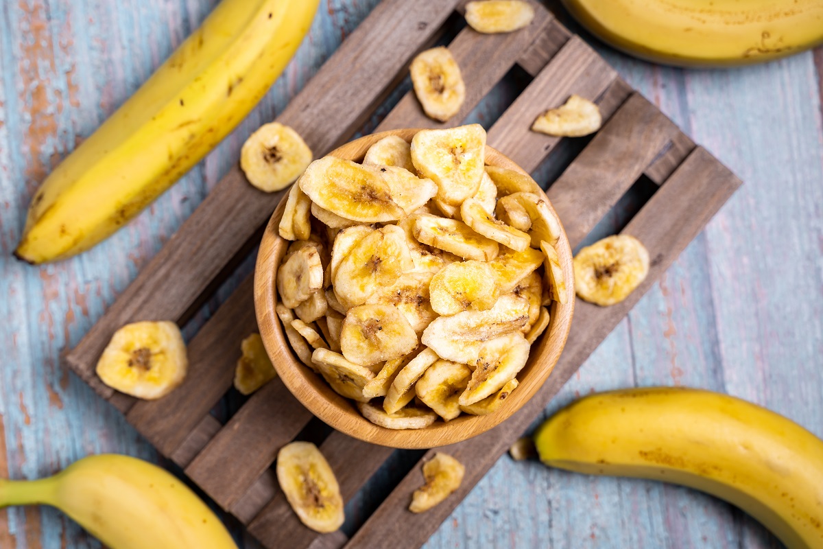 A,Top,View,Of,Dehydrated,Organic,Banana,Chips,On,The