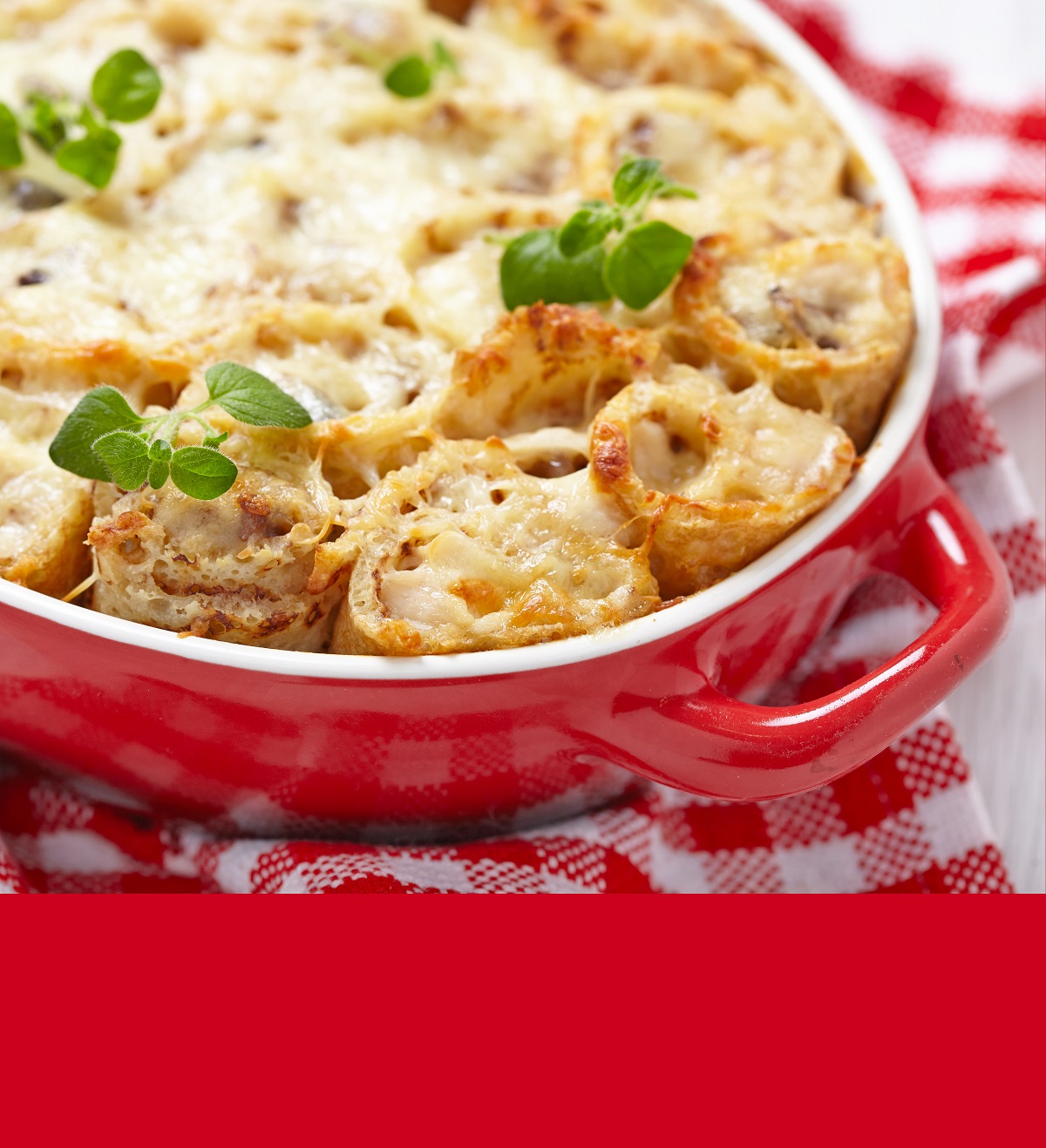 Baked,Crepes,Roll,With,Chicken,,Cheese,,Mushroom,And,Bechamel,Sauce