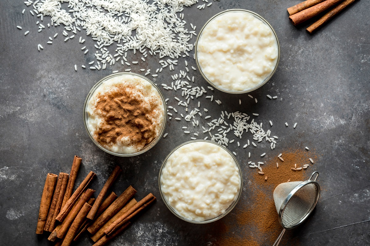 Boiled,Rice,Pudding,With,Milk,Cinnamon,And,Lemon,Peel.,Greek