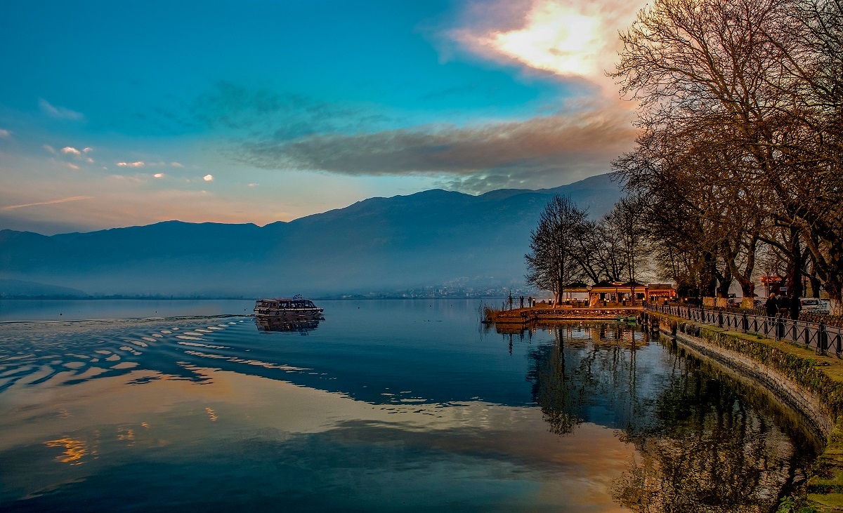 Sunset,Over,Ioannina,City,And,Lake,Pamvotis.,Seafront,Street,For