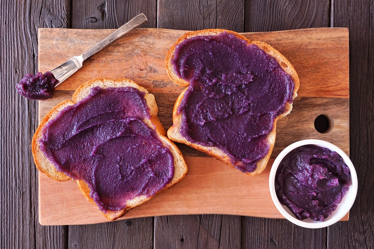 Toast,With,Ube,Halaya,Jam.,Sweet,,Trendy,,Purple,Yam,Spread.