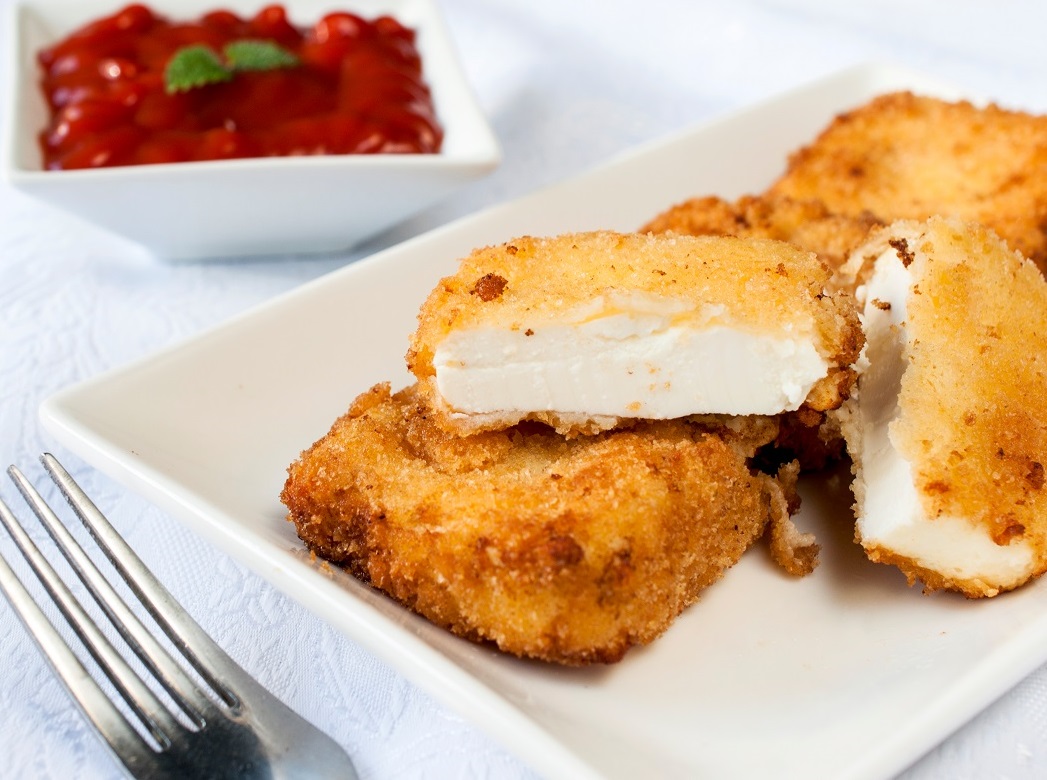 Fried,Feta,Cheese.,Selective,Focus,On,The,Sliced,Fried,Feta