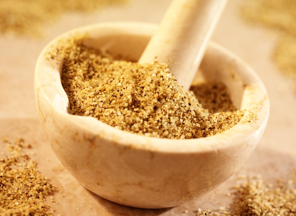 Lemon,Pepper,Seasoning,In,Pestle,And,Mortar