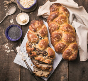 Tsoureki,Braid,,Greek,Easter,Sweet,Bread,,On,Wood
