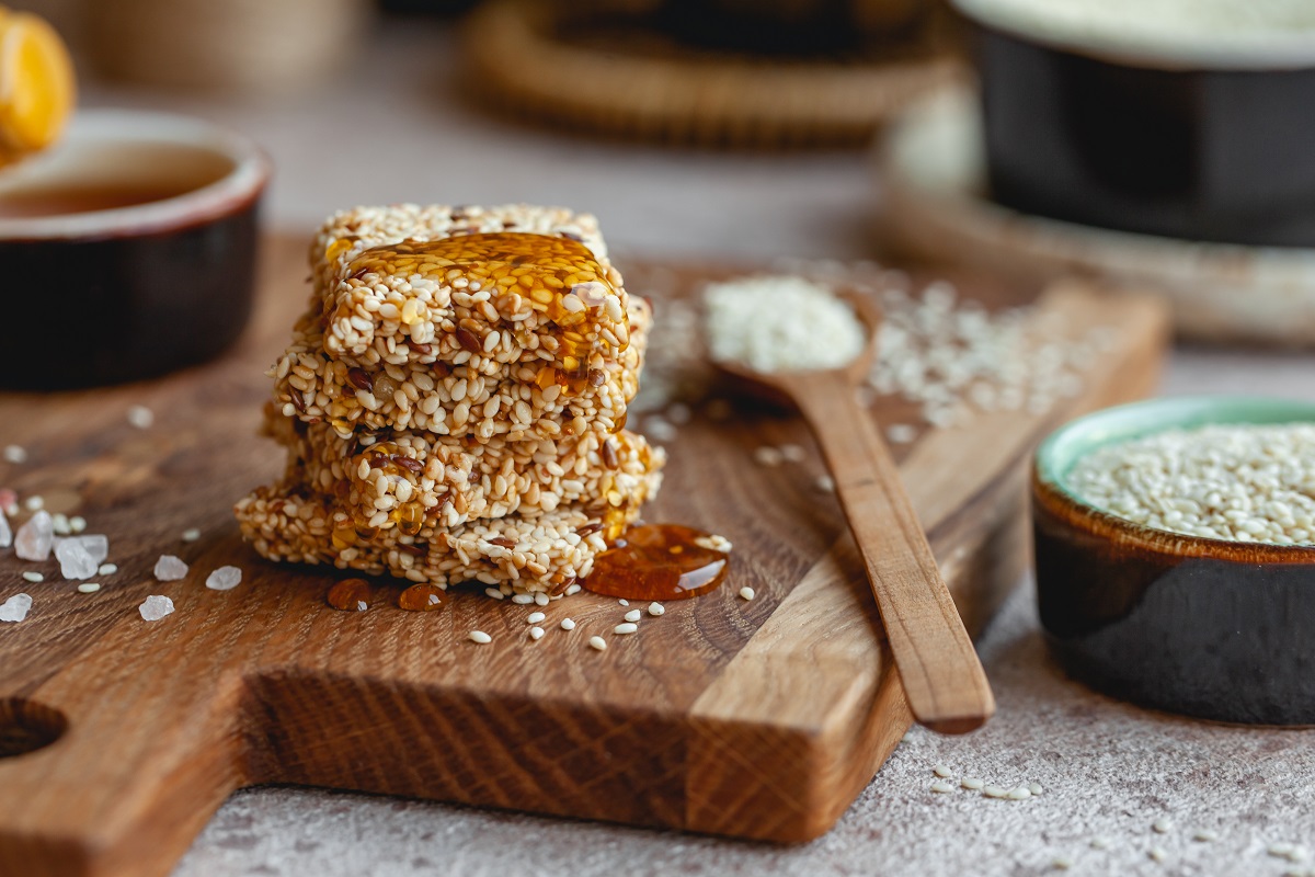 Sesame,Seeds,In,Honey,With,A,Spoonful,Of,Honey