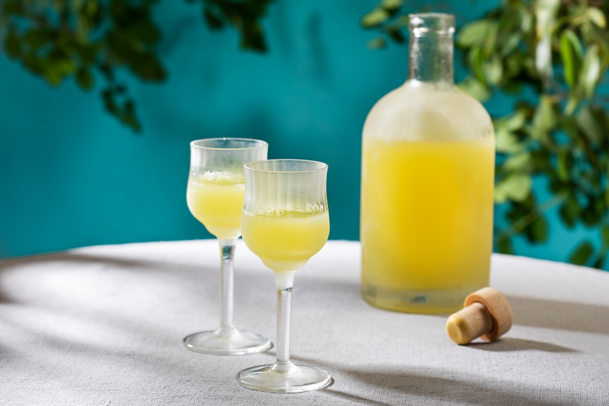 Two,Cordial,Glasses,Of,Limoncello,,Traditional,Italian,Liqueur