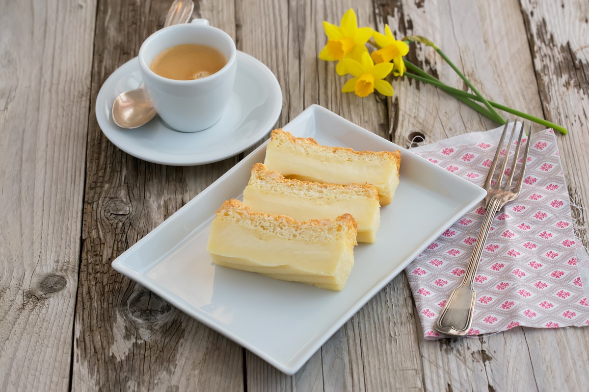 Magic,Cake,-,Cake,Made,With,Only,One,Dough,-