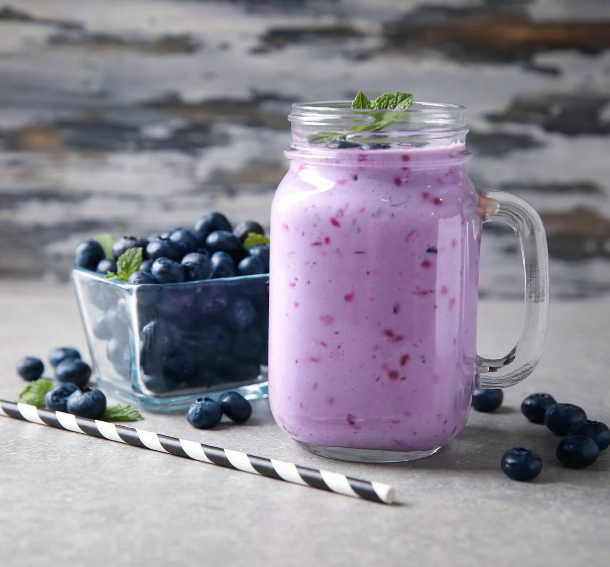 Mason,Jar,Of,Tasty,Blueberry,Smoothie,On,Light,Table