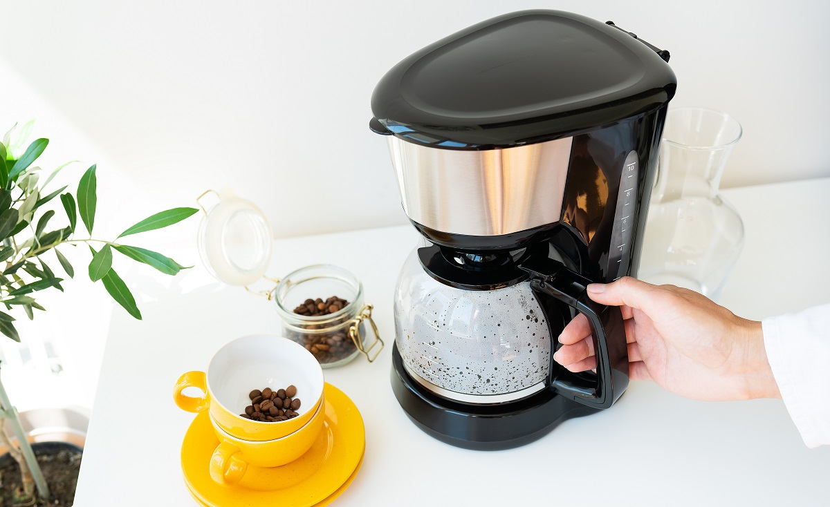 Beautiful,Morning,,The,Girl,Is,Waiting,For,Her,Coffee.,Selective