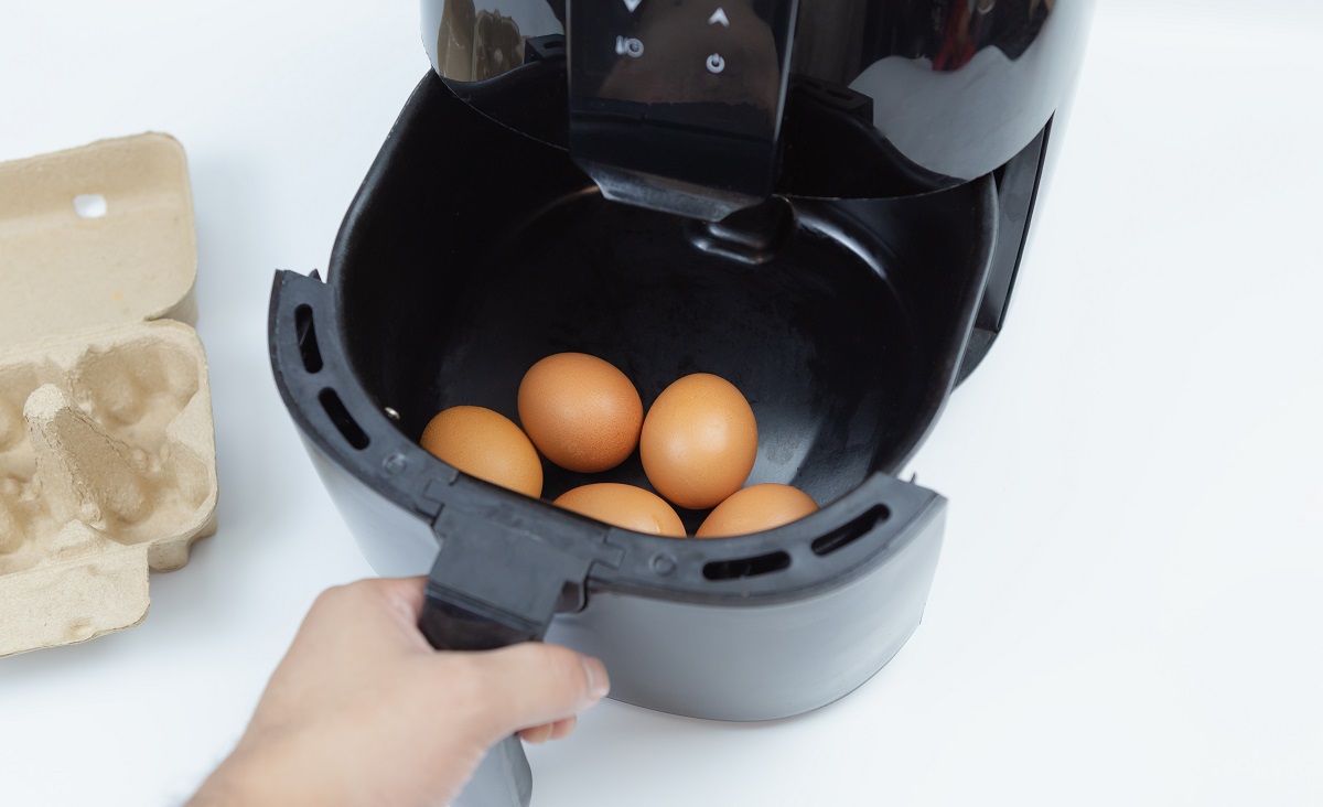 Fry,Eggs,In,A,Simple,Oil-free,Fryer.,Just,A,Few
