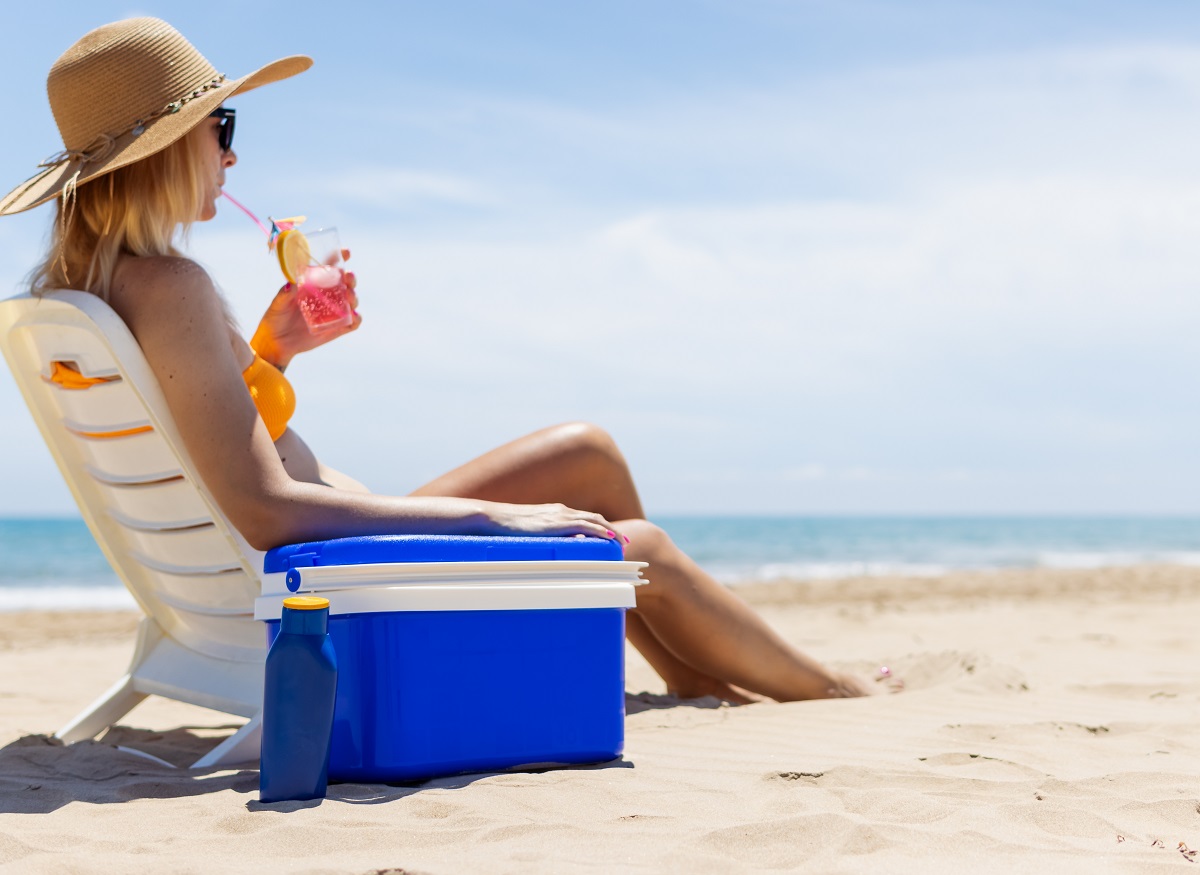 Happy,Young,European,Girl,With,A,Cocktail,In,Her,Hands