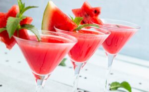 Φτιάχνουμε παγωμένο Martini καρπούζι